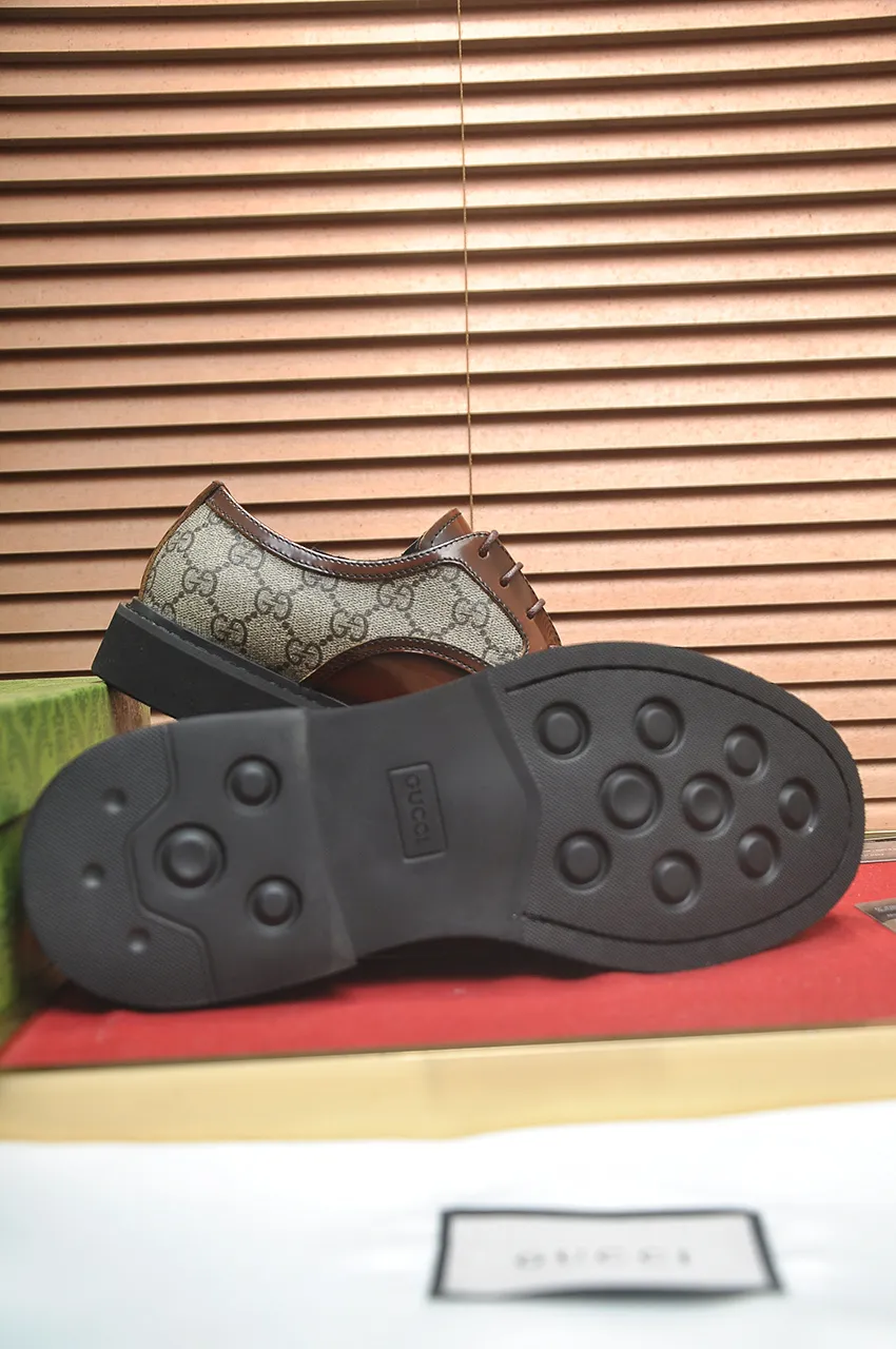 Men's shoes💰540💶Italy's top luxury men's shoe giant (GUCCI) (Gucci) (full cowhide lining) new arrival🍃Original European style🔰 Pleasant to the eye😍In order to make the shoes more durable and non-deformable🌀The production continues to follow traditional methods but there is still no lack of innovation💪Choose original sheepskin for the leather♻️ Smooth and natural And extra bright ⭐Made of imported cowhide, the first choice of rich people 38-45 (45 customized)